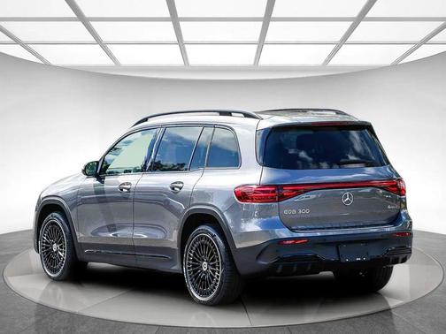 2024 Mercedes-Benz EQB 300 4MATIC