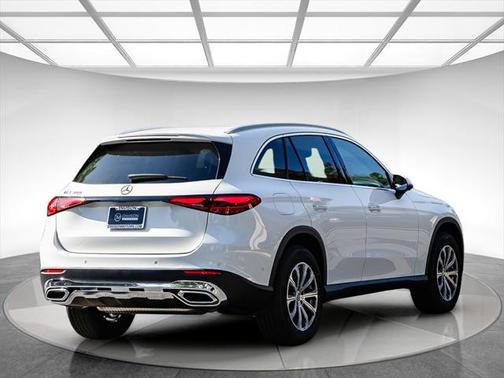 2025 Mercedes-Benz GLC 300 Base