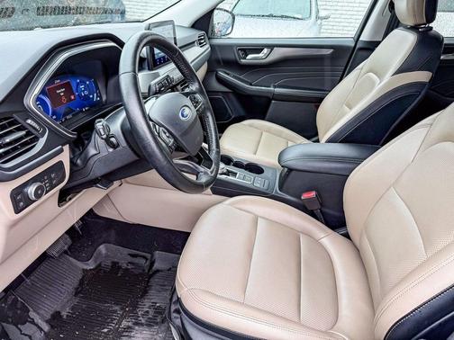 2021 Ford Escape Titanium