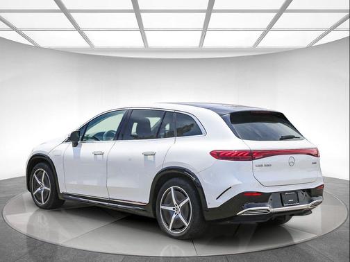 MANUFAKTUR Diamond White Metallic 2023 Mercedes-Benz EQS 580 4MATIC