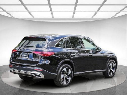Black 2024 Mercedes-Benz GLC 300 Base