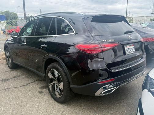 Black 2024 Mercedes-Benz GLC 300 Base
