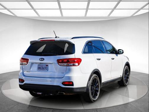 2019 Kia Sorento S