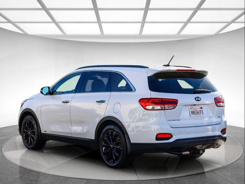 2019 Kia Sorento S