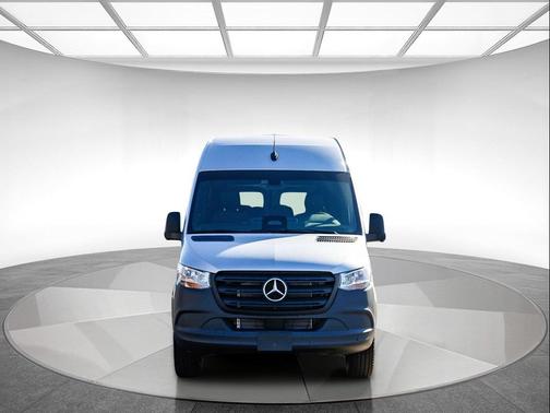 2025 Mercedes-Benz Sprinter 2500 Standard Roof
