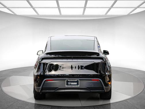 2026 Tesla Model Y Premium Rear-Wheel Drive