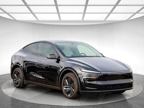 2026 Tesla Model Y Premium Rear-Wheel Drive