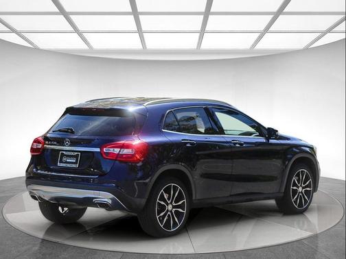 2017 Mercedes-Benz GLA 250 Base