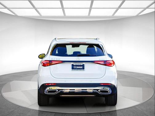 2026 Mercedes-Benz GLC 300 4MATIC
