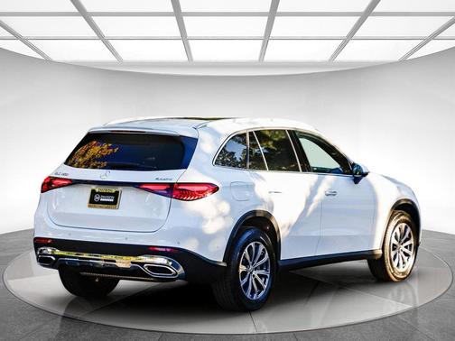 2026 Mercedes-Benz GLC 300 4MATIC