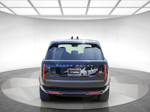 Santorini Black Metallic 2023 Land Rover Range Rover P400 SE