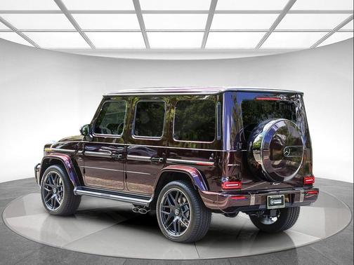 MANUFAKTUR Rubellite Red Metallic 2026 Mercedes-Benz AMG G 63 G 63 AMG