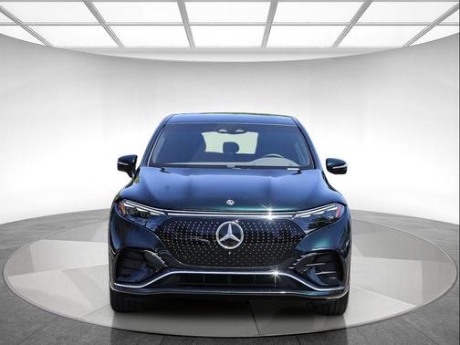 Emerald Green Metallic 2023 Mercedes-Benz EQS 580 4MATIC