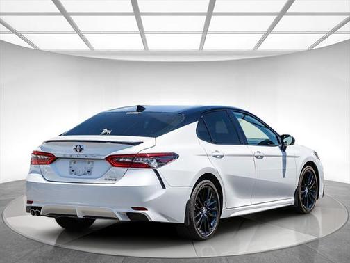 2024 Toyota Camry Hybrid SE