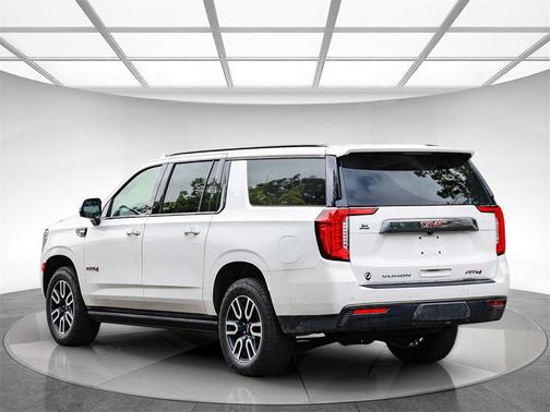 2023 GMC Yukon XL 4WD AT4
