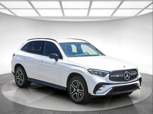 Polar White 2025 Mercedes-Benz GLC 350e Base