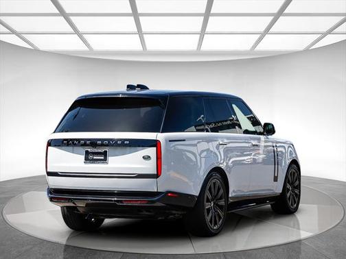 2023 Land Rover Range Rover P530 SE