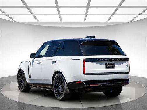 2023 Land Rover Range Rover P530 SE
