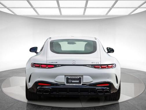 MANUFAKTUR paint MANUFAKTUR opalite white magno 2025 Mercedes-Benz AMG GT 63 Base