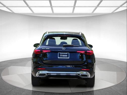 Obsidian Black Metallic 2026 Mercedes-Benz GLC 300 Base