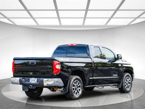 2017 Toyota Tundra SR5