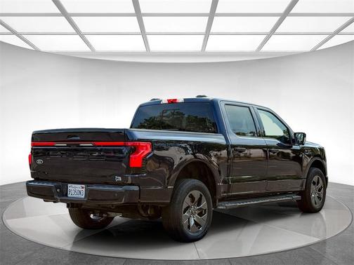 2022 Ford F-150 Lightning LARIAT