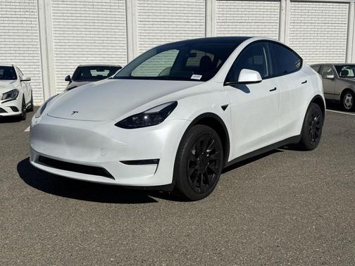 2023 Tesla Model Y Long Range Dual Motor All-Wheel Drive