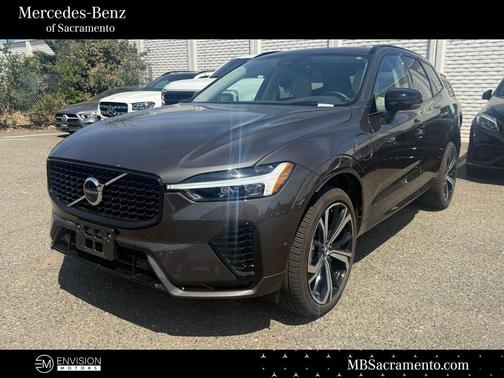 Platinum Grey Metallic 2025 Volvo XC60 Plug-In Hybrid Ultra, T8 AWD Electric/Gasoline, Dark