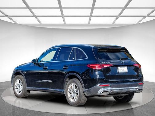 2025 Mercedes-Benz GLC 300 Base