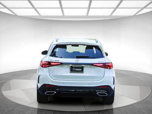 2025 Mercedes-Benz GLC 300 4MATIC