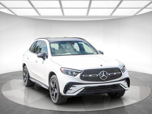 2025 Mercedes-Benz GLC 350e Base