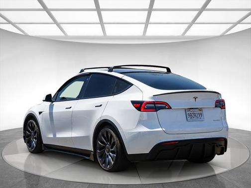 2022 Tesla Model Y Performance Dual Motor All-Wheel Drive