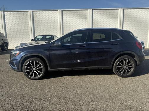 2017 Mercedes-Benz GLA 250 Base
