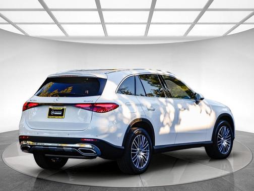 2026 Mercedes-Benz GLC 300 4MATIC
