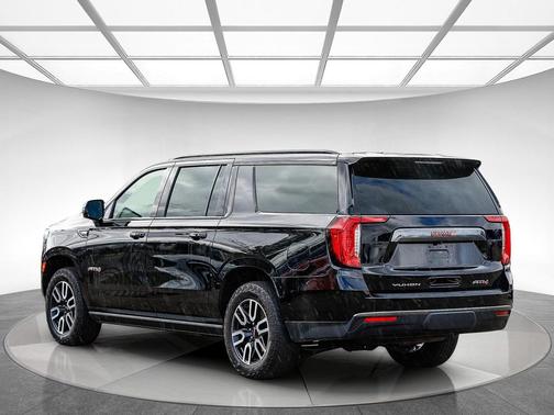 2023 GMC Yukon XL 4WD AT4
