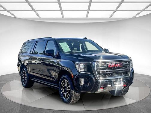 2023 GMC Yukon XL 4WD AT4