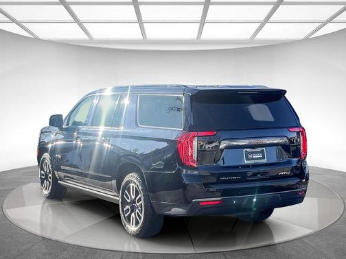 2023 GMC Yukon XL 4WD AT4