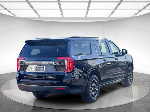2023 GMC Yukon XL 4WD AT4