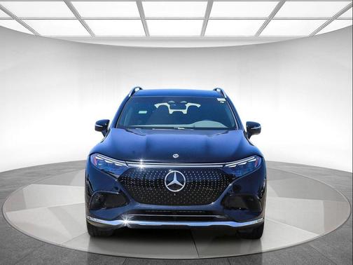 Black 2026 Mercedes-Benz EQS 400 400