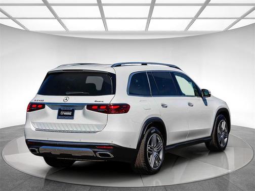 2026 Mercedes-Benz GLS 450 4MATIC