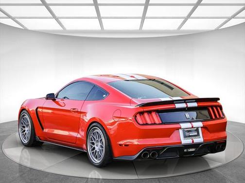 2017 Ford Shelby GT350 Base