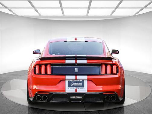 2017 Ford Shelby GT350 Base