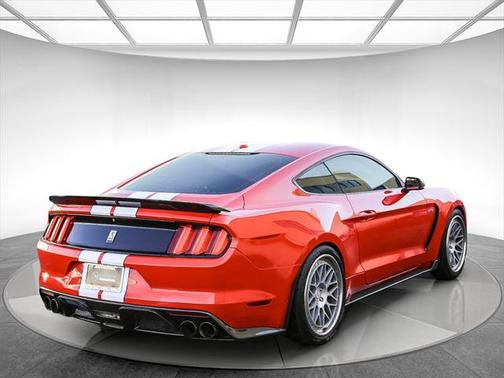 2017 Ford Shelby GT350 Base