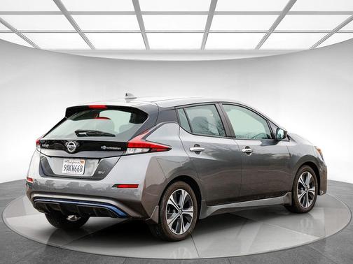 2022 Nissan Leaf SV 40 kWh