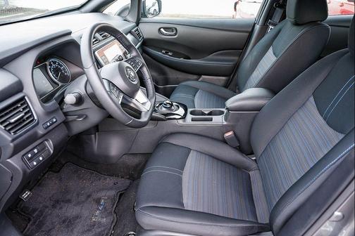 2022 Nissan Leaf SV 40 kWh