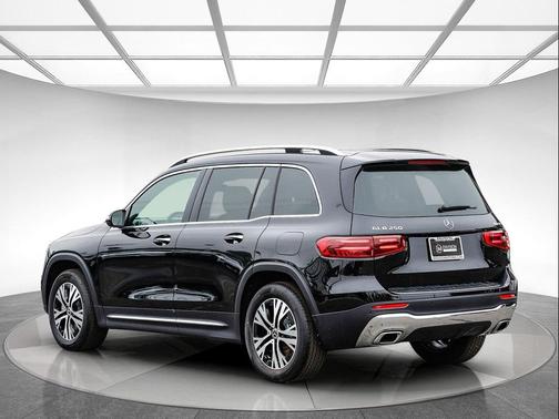 2026 Mercedes-Benz GLB 250 4MATIC