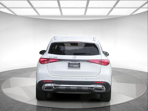 2024 Mercedes-Benz GLC 300 Base