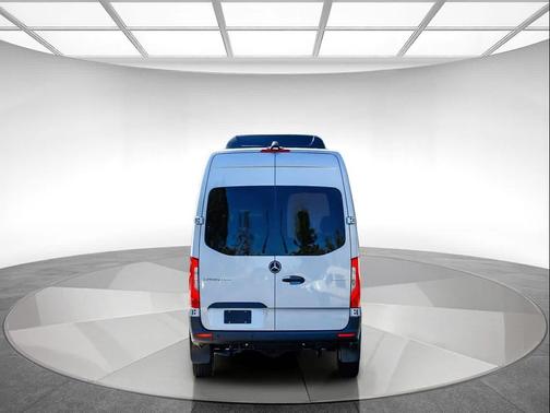 High-tech+silver+metallic 2025 Mercedes-Benz Sprinter 2500 Standard Roof