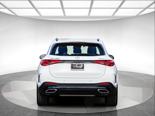 2026 Mercedes-Benz GLC 300 4MATIC