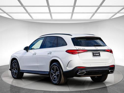 2026 Mercedes-Benz GLC 300 4MATIC